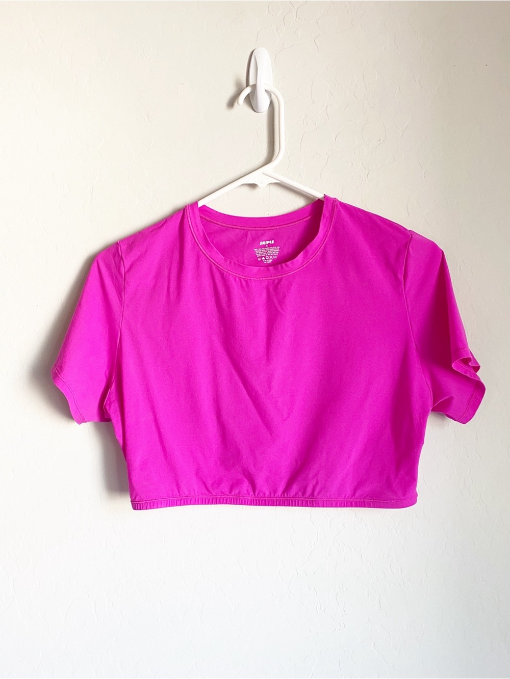 SKIMS Fits Everybody Super Cropped T-Shirt Vibrant Neon/Ultra Pink Size XL